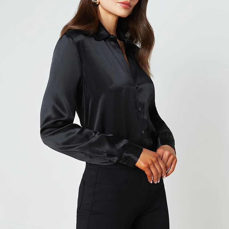 hongfeng’s women's work blouses offer both elegance and comfort for professional settings.